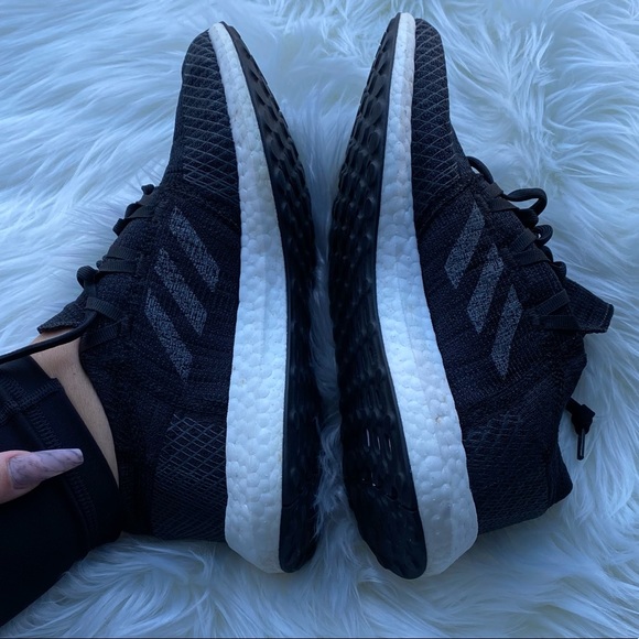 ADIDAS x BLACK & WHITE CLOUD BOOST RUNNING SHOES | Super Comfy & Great Condition - Picture 3 of 9